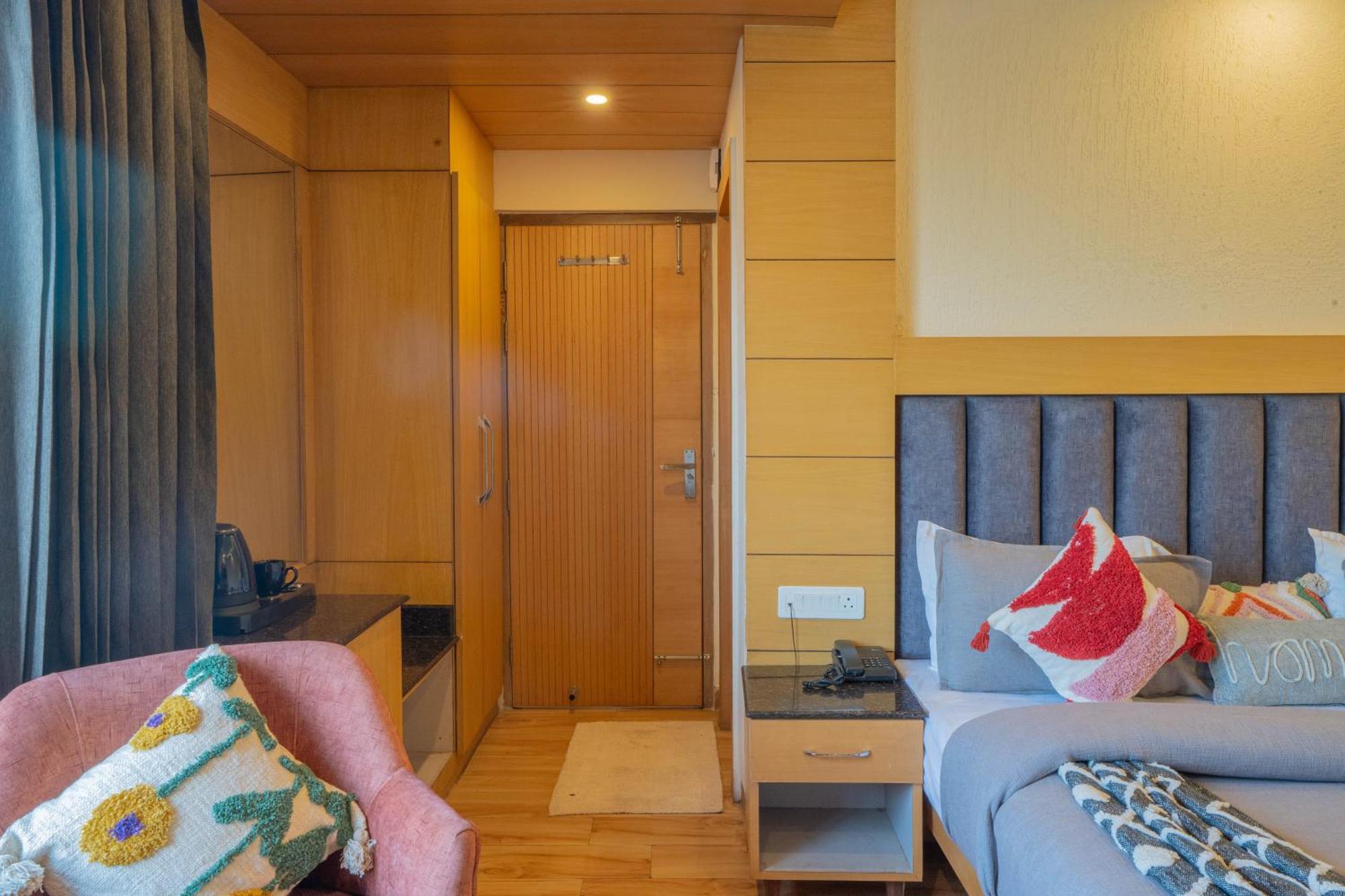Perfectstayz Premium At Mall Road Mussoorie Exterior foto