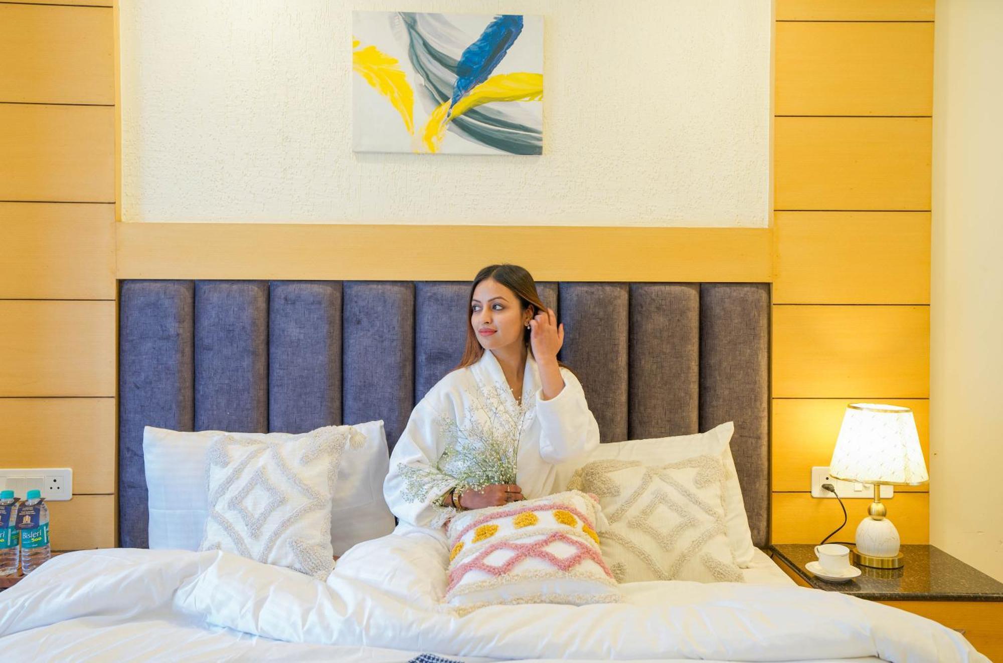 Perfectstayz Premium At Mall Road Mussoorie Exterior foto