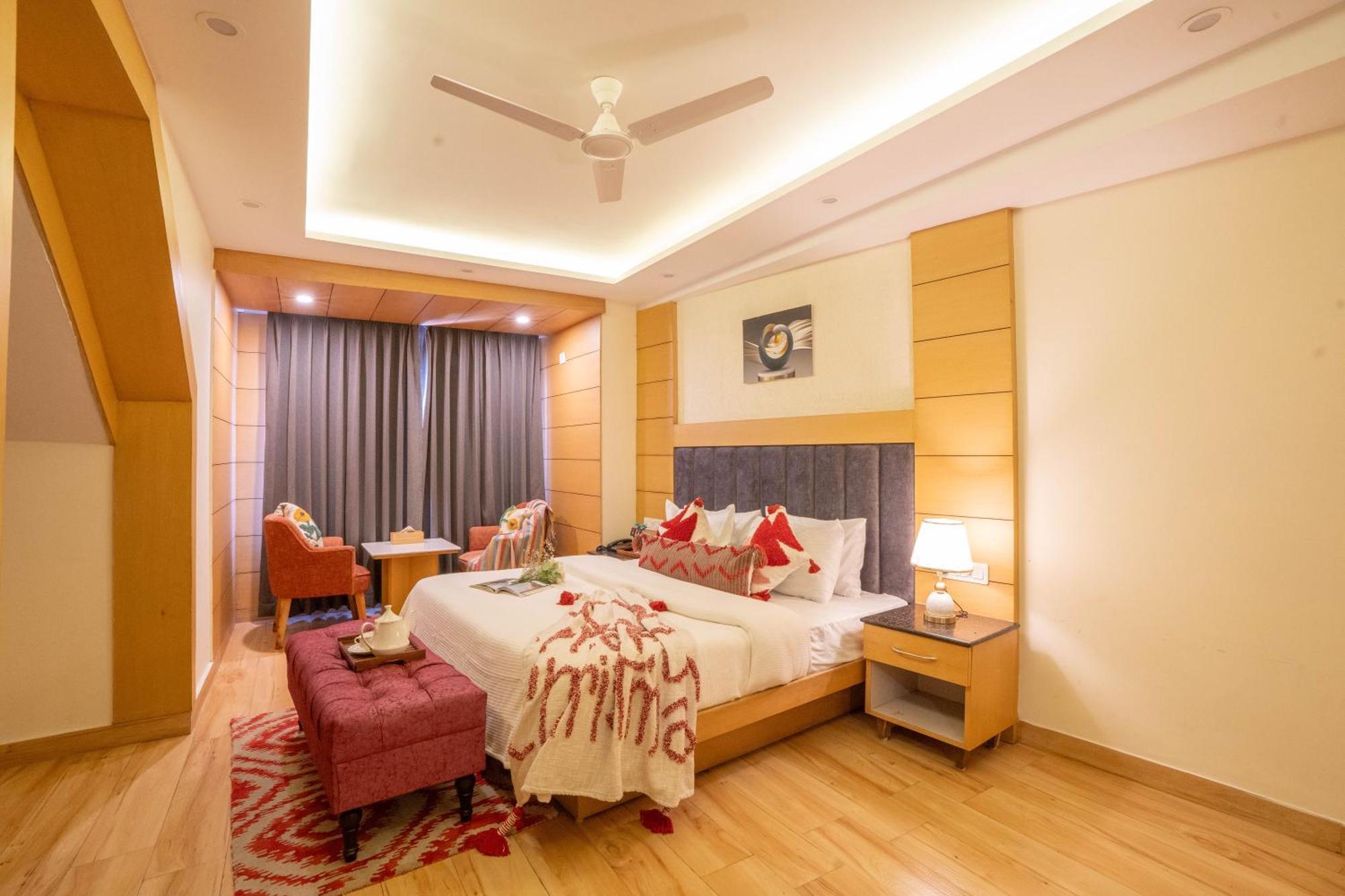 Perfectstayz Premium At Mall Road Mussoorie Exterior foto
